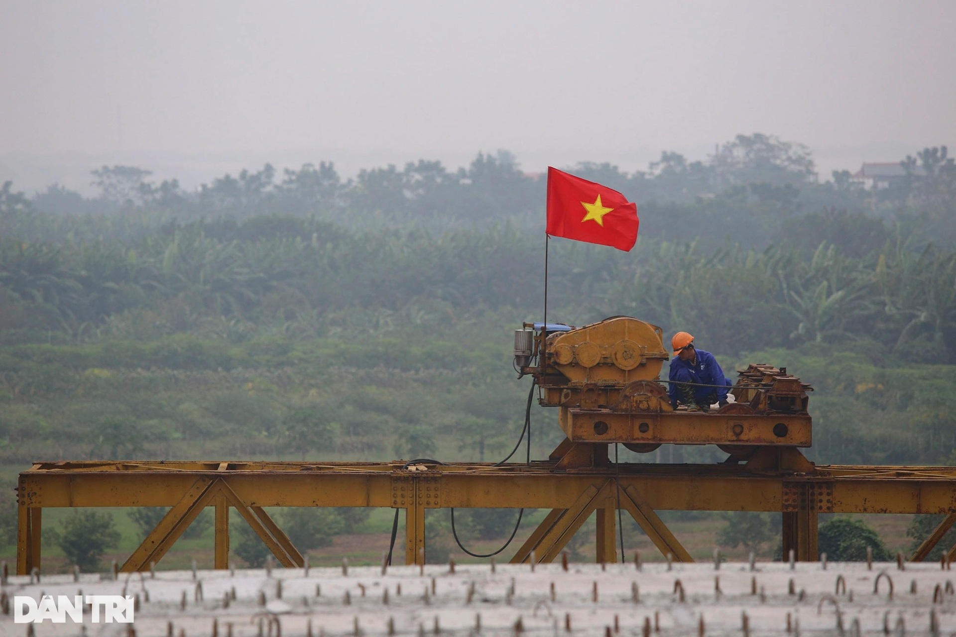 Trời Hà Nội mù mịt, chất lượng không khí ở mức thấp - 14 Trời Hà Nội mù mịt, chất lượng không khí ở mức thấp - 14