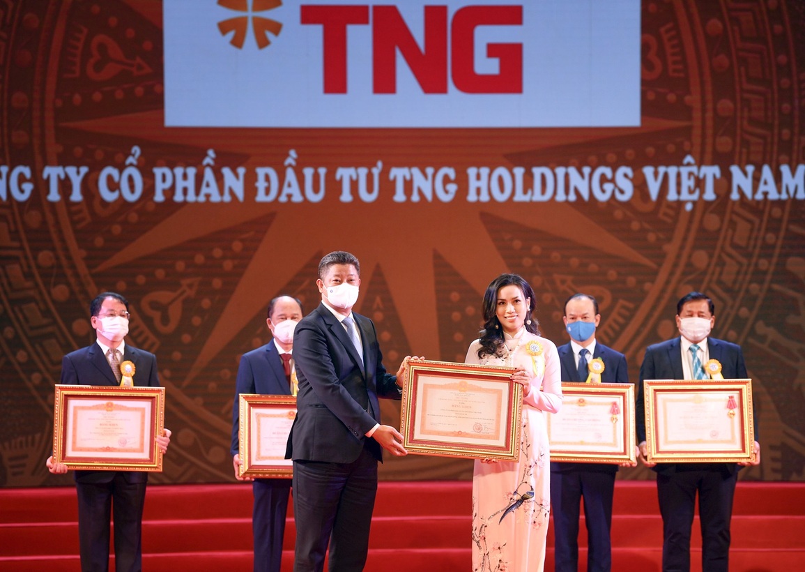 Đóng góp tích cực phòng chống Covid-19, TNG Holdings Vietnam được Thủ tướng khen thưởng - 1 Đóng góp tích cực phòng chống Covid-19, TNG Holdings Vietnam được Thủ tướng khen thưởng - 1