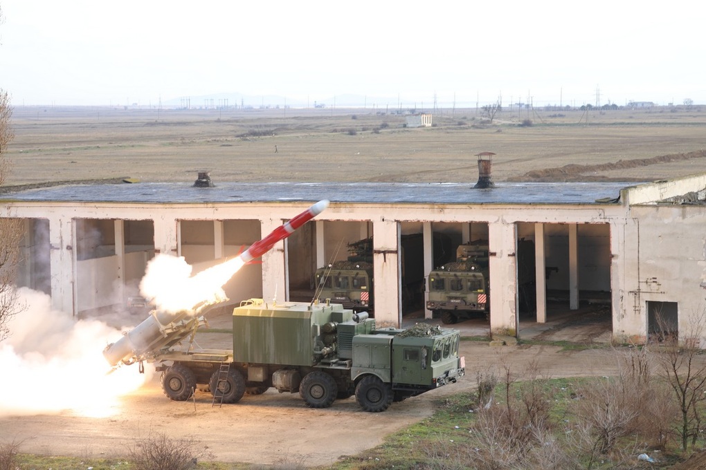 Nga điều tên lửa đặc biệt áp sát biên giới Ukraine - 1 Nga điều tên lửa đặc biệt áp sát biên giới Ukraine - 1