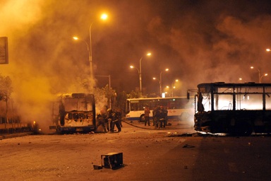 Bạo lực bùng phát ở khu tự trị Tân Cương, 140 người thiệt mạng