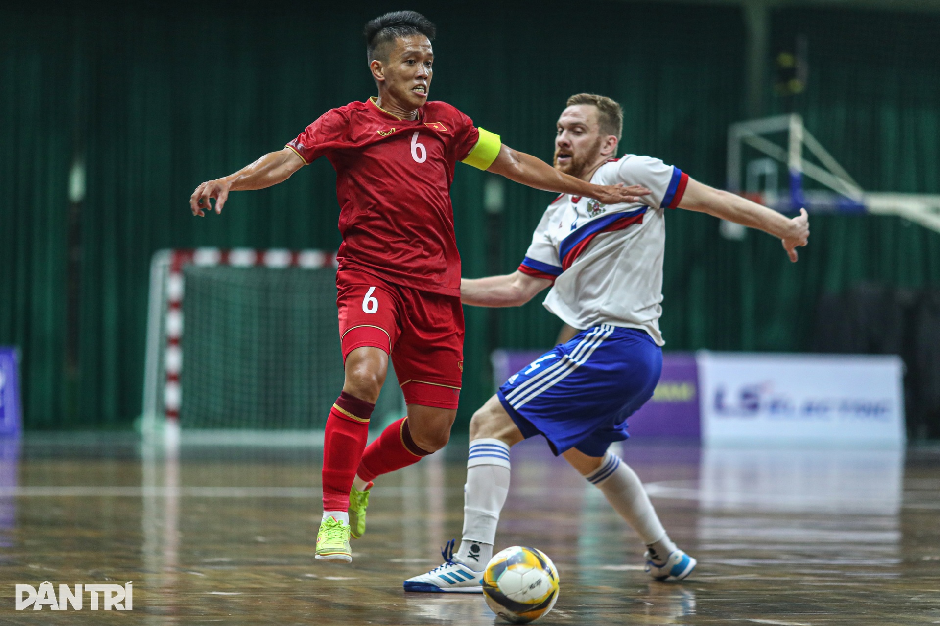 Tuyển futsal Việt Nam lội ngược dòng gỡ hòa 3-3 trước Nga - 2 Tuyển futsal Việt Nam lội ngược dòng gỡ hòa 3-3 trước Nga - 2