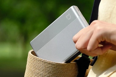 Xiaomi giới thiệu máy in ảnh bỏ túi nặng 180g, giá gần 1,5 triệu đồng