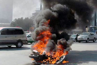 Thủ tướng yêu cầu liên Bộ dốc sức chặn hiện tượng cháy, nổ xe