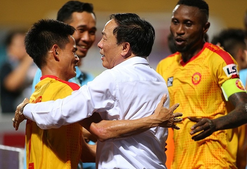 Các đội bóng V-League tranh cãi chuyện CLB Thanh Hoá bỏ giải - 1 Các đội bóng V-League tranh cãi chuyện CLB Thanh Hoá bỏ giải - 1