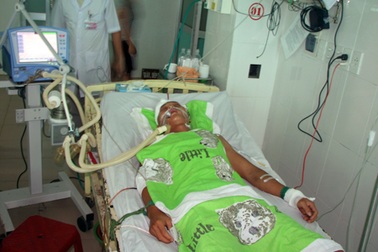 Côn đồ xông vào nhà chém người giữa ban ngày