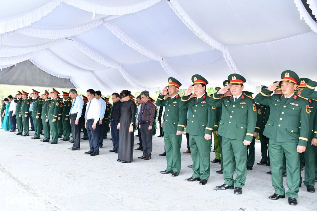 Hành trình đưa 12 người lính trở về sau hàng chục năm nằm lại giữa rừng sâu - 2 Hành trình đưa 12 người lính trở về sau hàng chục năm nằm lại giữa rừng sâu - 2