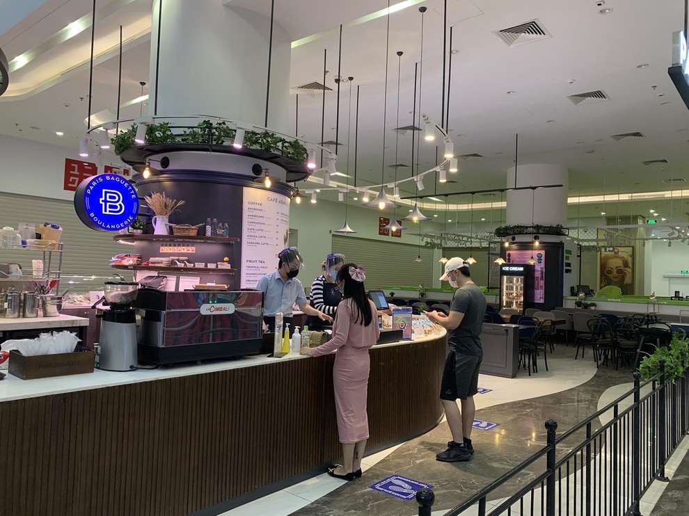 Hà Nội: Một số TTTM Vincom bắt đầu hoạt động trở lại - 2 Hà Nội: Một số TTTM Vincom bắt đầu hoạt động trở lại - 2