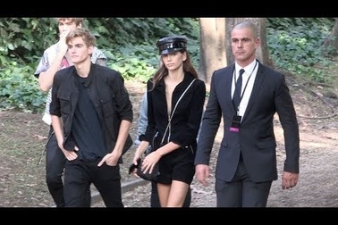 Kaia Gerber, Hailey Baldwin dự tuần lễ thời trang Milan