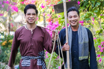 Ngọc Sơn kể chuyện em trai bán xe đạp, đưa vàng cho anh đi hát