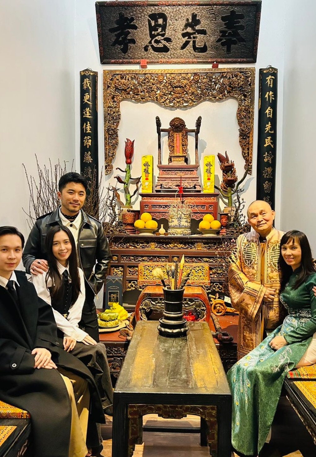 Vua hài đất Bắc Xuân Hinh hé lộ biệt phủ, bên vợ và các con - 1 Vua hài đất Bắc Xuân Hinh hé lộ biệt phủ, bên vợ và các con - 1
