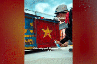 Lao động vẽ cờ Việt Nam ở công trường Hàn, tâm sự "đổ mồ hôi, sôi nước mắt"