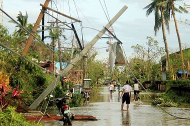 Philippines: Bão đánh chìm tàu, 18 người mất tích