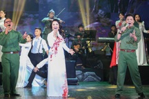 Xúc động chương trình "Tình khúc thời hoa đỏ" chào mừng 30/4