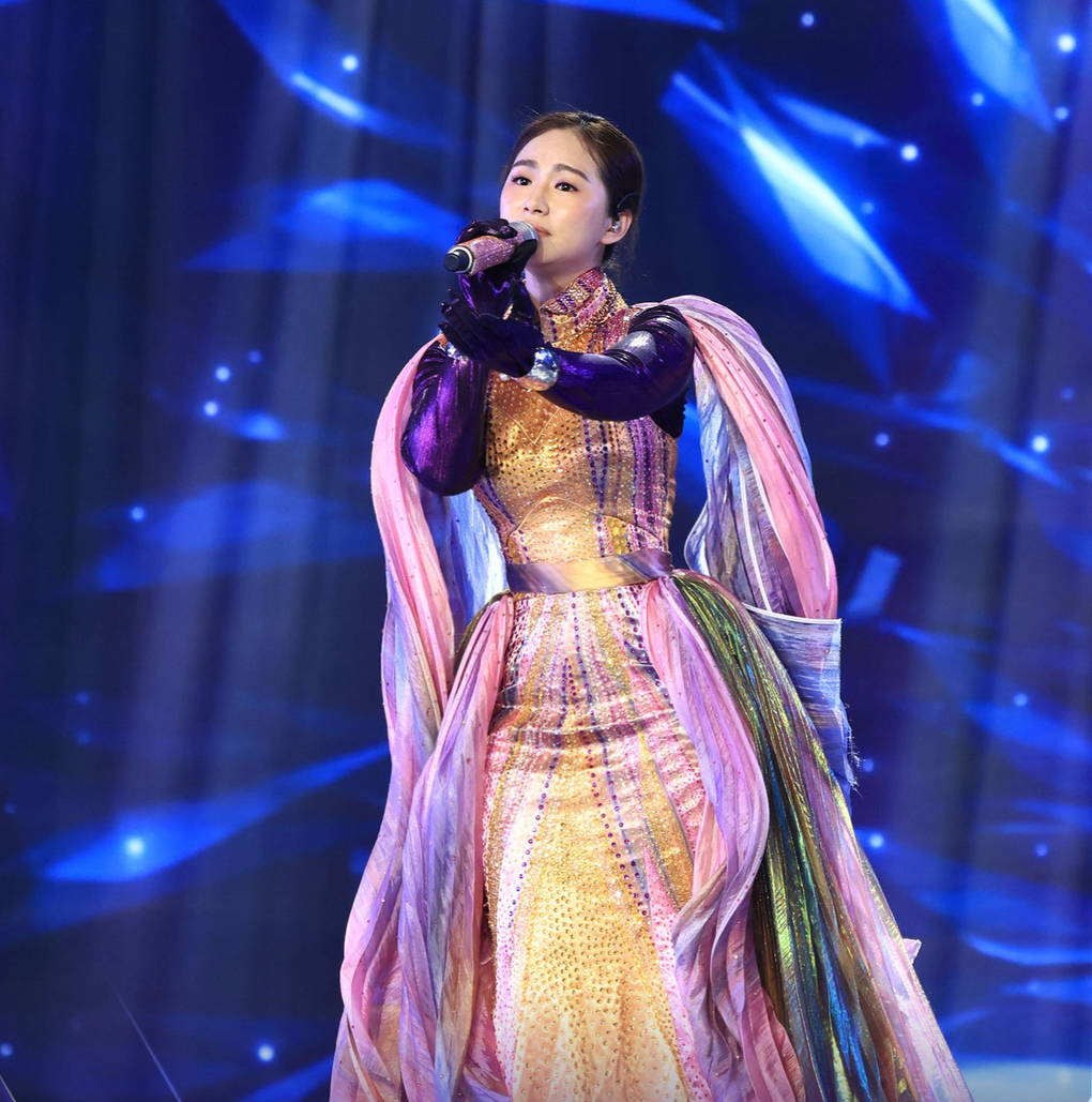 Vì sao cô gái Trung Hoa Lương Bích Hữu bỗng dưng gây sốt trở lại? - 3 Vì sao cô gái Trung Hoa Lương Bích Hữu bỗng dưng gây sốt trở lại? - 3