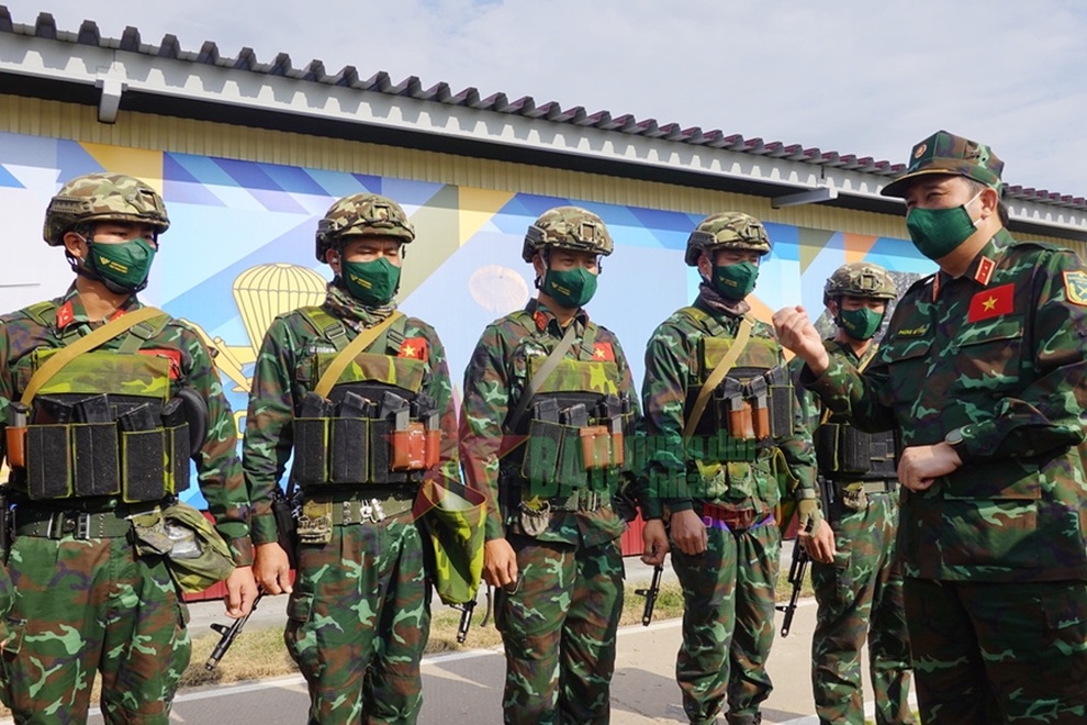Thiếu tướng Nga: Xạ thủ Việt Nam được huấn luyện tốt, kỹ năng giỏi - 1 Thiếu tướng Nga: Xạ thủ Việt Nam được huấn luyện tốt, kỹ năng giỏi - 1