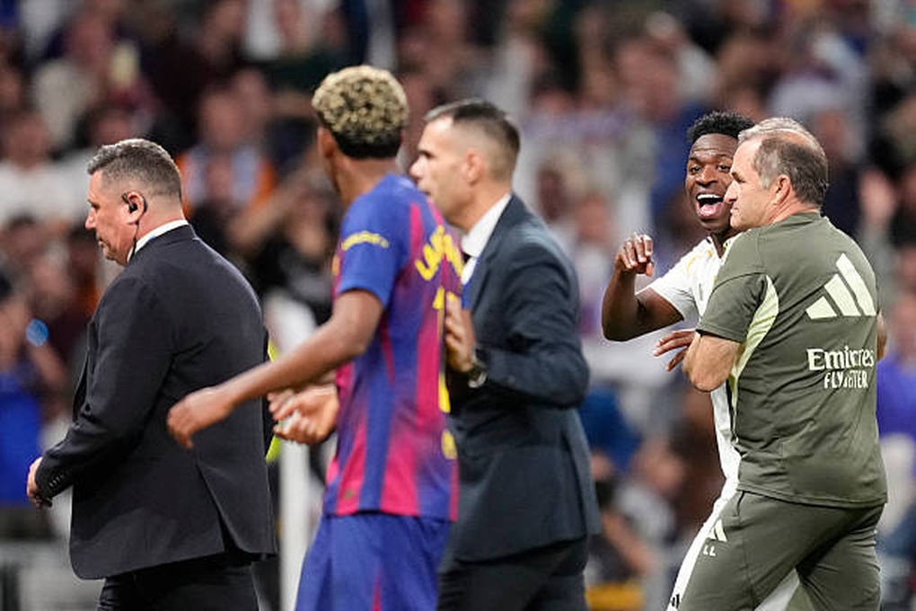 Cầu thủ Barcelona và Real Madrid xô xát, Lamine Yamal hứng chịu chỉ trích - 3 Cầu thủ Barcelona và Real Madrid xô xát, Lamine Yamal hứng chịu chỉ trích - 3