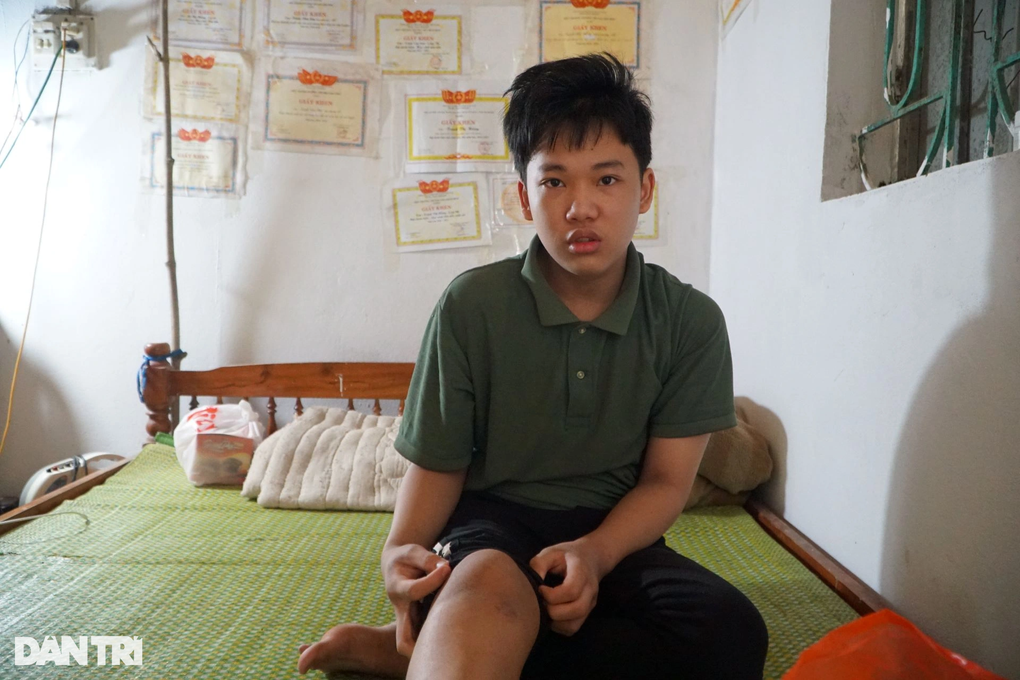 Nhìn con quằn quại vì ung thư, mẹ mong được chết thay con - 3 Nhìn con quằn quại vì ung thư, mẹ mong được chết thay con - 3