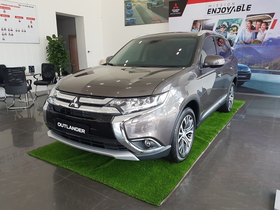 Xe đời cũ tồn kho xả hàng giá sốc - 1 Xe đời cũ tồn kho xả hàng giá sốc - 1
