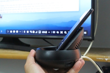 Cận cảnh thiết bị biến smartphone thành PC Samsung DeX tại Việt Nam