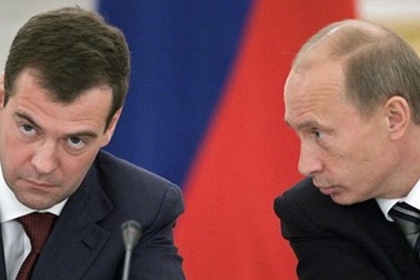 Putin hô, Medvedev ứng: Nước Nga về đâu?