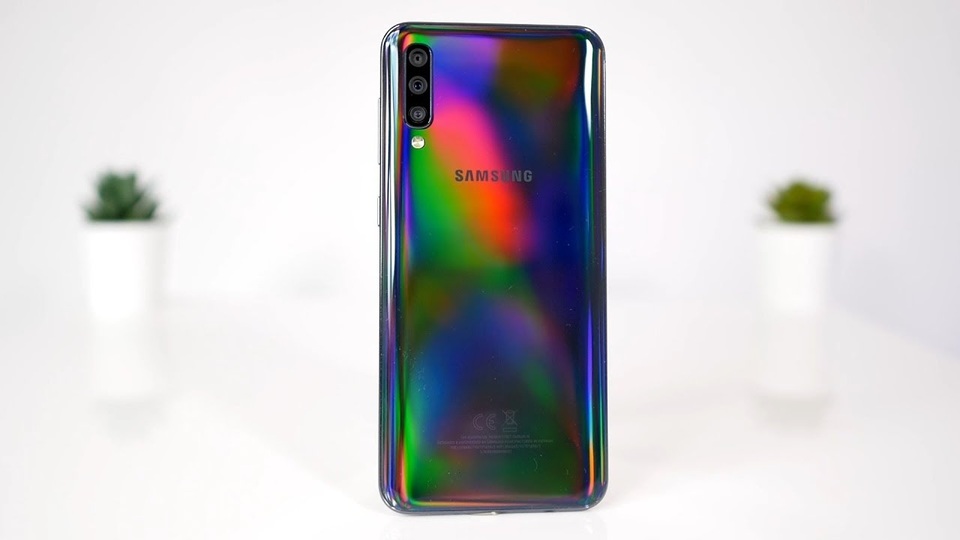 Loạt smartphone tầm trung trên 7 triệu đồng đáng chú ý năm 2019 - 3 Loạt smartphone tầm trung trên 7 triệu đồng đáng chú ý năm 2019 - 3