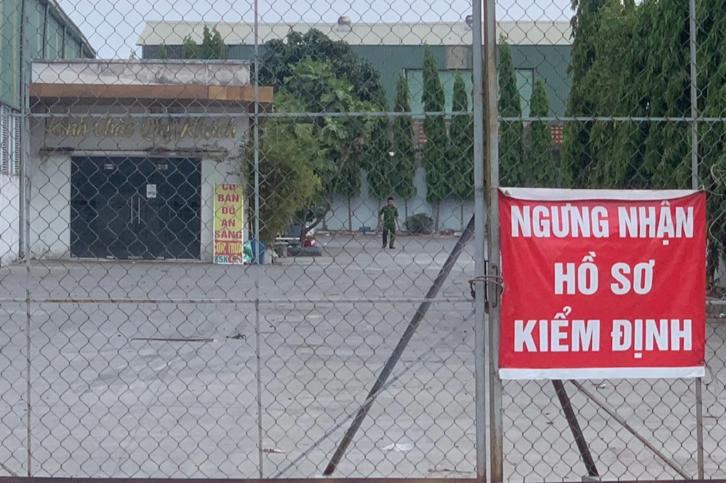 Bắt khẩn cấp 2 lãnh đạo và 3 cán bộ Trung tâm đăng kiểm 61-09D ở Bình Dương - 1 Bắt khẩn cấp 2 lãnh đạo và 3 cán bộ Trung tâm đăng kiểm 61-09D ở Bình Dương - 1