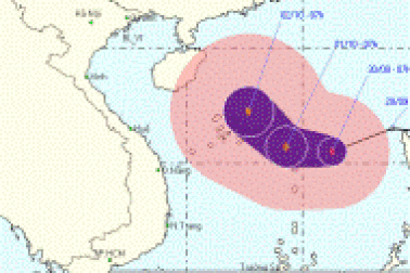 Bão số 5 mạnh cấp 8 hoành hành trên biển Đông