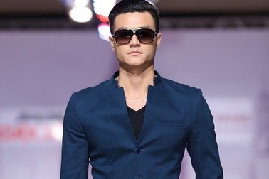 Siêu mẫu Vĩnh Thụy tái xuất sau thời gian “vắng bóng”