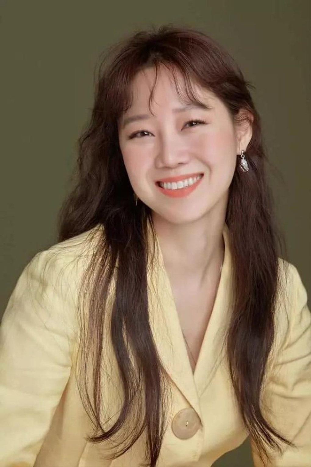 Chị đẹp Gong Hyo Jin: Giàu có, hôn nhân viên mãn bên chồng kém 10 tuổi - 1 Chị đẹp Gong Hyo Jin: Giàu có, hôn nhân viên mãn bên chồng kém 10 tuổi - 1
