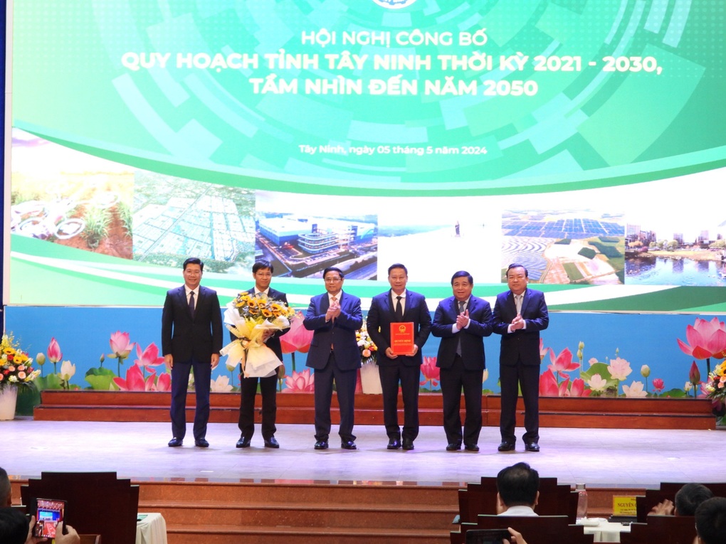 Thủ tướng: Tây Ninh có tiềm năng lớn để phát triển kinh tế cửa khẩu - 3 Thủ tướng: Tây Ninh có tiềm năng lớn để phát triển kinh tế cửa khẩu - 3