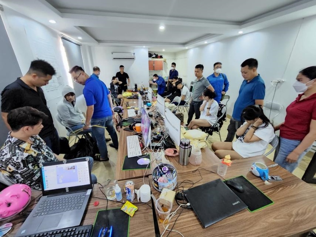 Triệt phá đường dây cho vay nặng lãi với số tiền hơn 1.800 tỷ đồng - 1 Triệt phá đường dây cho vay nặng lãi với số tiền hơn 1.800 tỷ đồng - 1