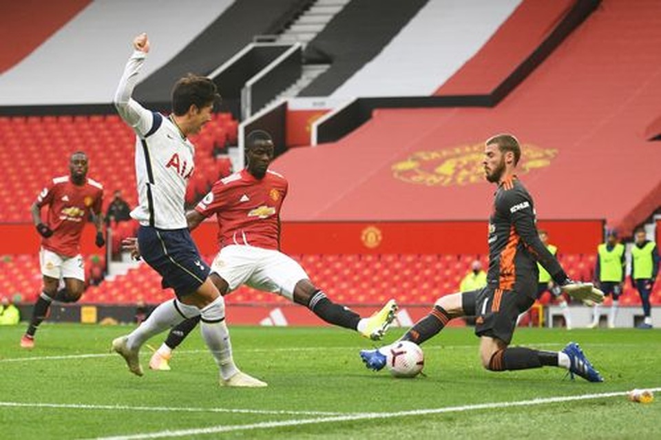 Man Utd 1-6 Tottenham: Địa chấn ở Old Trafford - 11 Man Utd 1-6 Tottenham: Địa chấn ở Old Trafford - 11