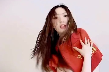 Chân Tế Như khoe khả năng vũ đạo