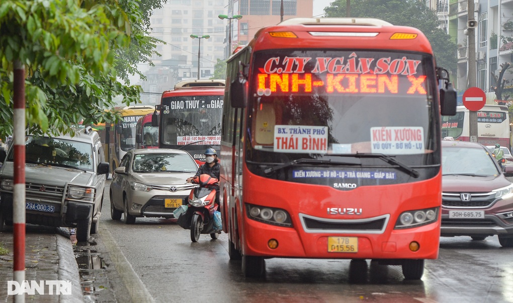 Hà Nội: Xe khách nhởn nhơ chạy như rùa bò quanh bến xe Giáp Bát, Mỹ Đình - 4 Hà Nội: Xe khách nhởn nhơ chạy như rùa bò quanh bến xe Giáp Bát, Mỹ Đình - 4