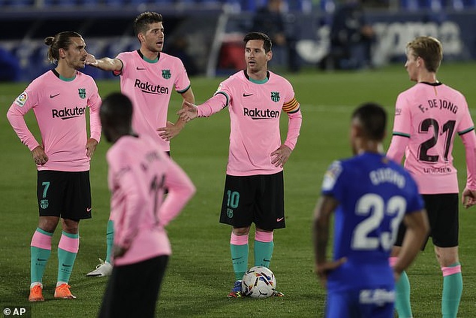 Barcelona gục ngã đau đớn trên sân của Getafe - 3 Barcelona gục ngã đau đớn trên sân của Getafe - 3