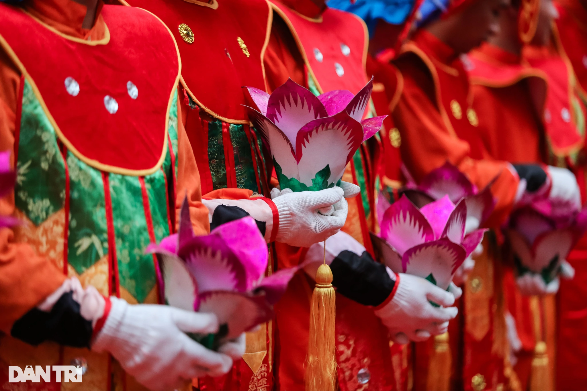 Đội mưa dự lễ rước Phật ở Cố đô Huế - 3 Đội mưa dự lễ rước Phật ở Cố đô Huế - 3