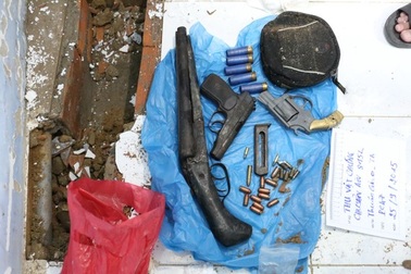 Triệt phá đường dây mua bán ma túy, thu giữ nhiều súng đạn