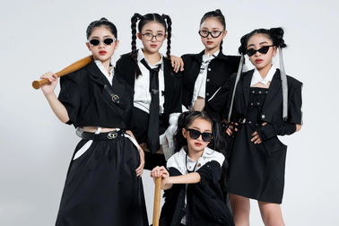 Dàn mẫu nhí xứ Nghệ "xuất quân" trình diễn show thời trang tại Thái Lan