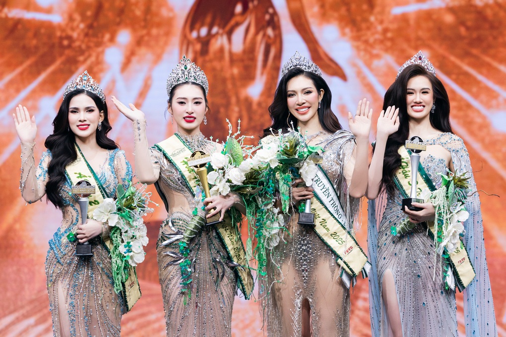 Tân Hoa hậu Trái đất Việt Nam ứng xử tiếng Anh ấp úng, chưa thuyết phục? - 1 Tân Hoa hậu Trái đất Việt Nam ứng xử tiếng Anh ấp úng, chưa thuyết phục? - 1