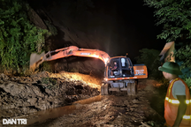 Trắng đêm nơi tâm lũ quét khủng khiếp ở Nghệ An