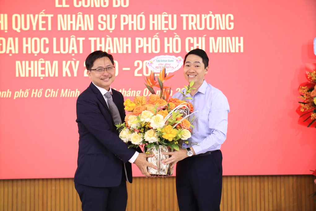 Loạt hiệu phó đại học được bổ nhiệm, có giáo sư một không hai của trường - 2