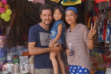 Siêu mẫu Kim Dung xinh đẹp cả khi vất vả trên truyền hình thực tế