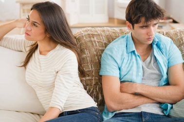 Có nên chia tay khi người yêu xin mẹ tiền đi chơi?