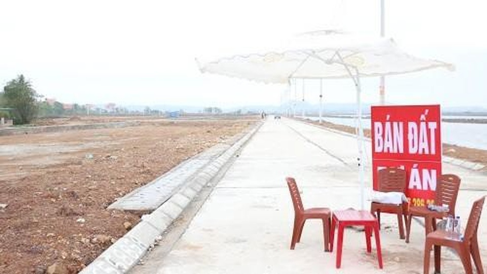 Vân Đồn: Cấm cán bộ buôn bán, môi giới và tiếp tay cho đầu cơ đất đai - 2 Vân Đồn: Cấm cán bộ buôn bán, môi giới và tiếp tay cho đầu cơ đất đai - 2