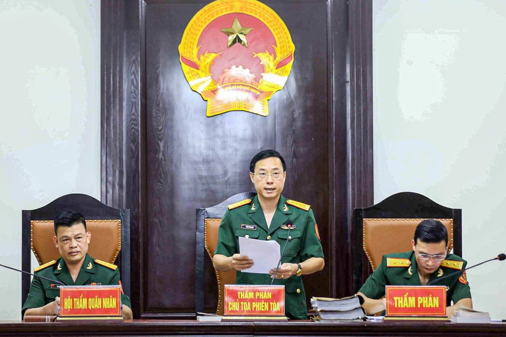 Cựu Tư lệnh Cảnh sát biển Nguyễn Văn Sơn lĩnh 16 năm tù - 2 Cựu Tư lệnh Cảnh sát biển Nguyễn Văn Sơn lĩnh 16 năm tù - 2