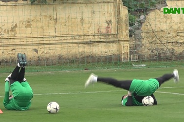 Đặng Văn Lâm hội quân, HLV Park Hang Seo vẫn chưa vui