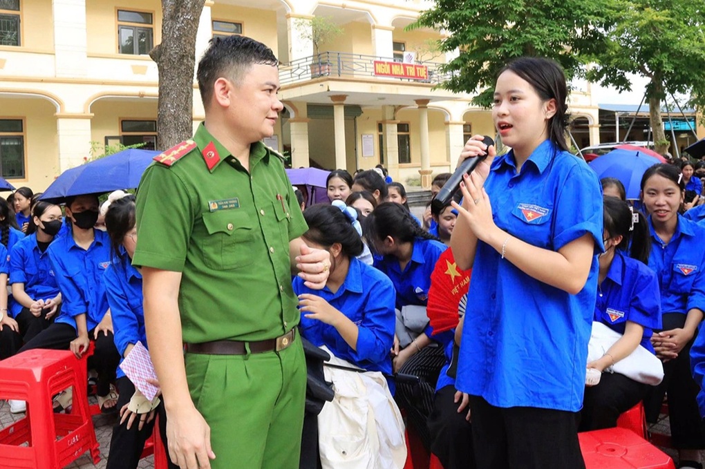 Mầm mống của bạo lực và vô cảm ở học sinh là gì? - 2