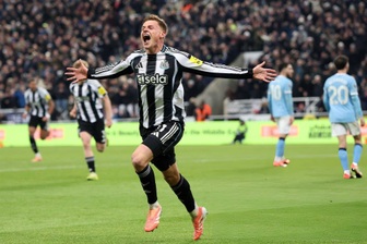 Man City thua sốc Newcastle, lỡ cơ hội áp sát ngôi đầu