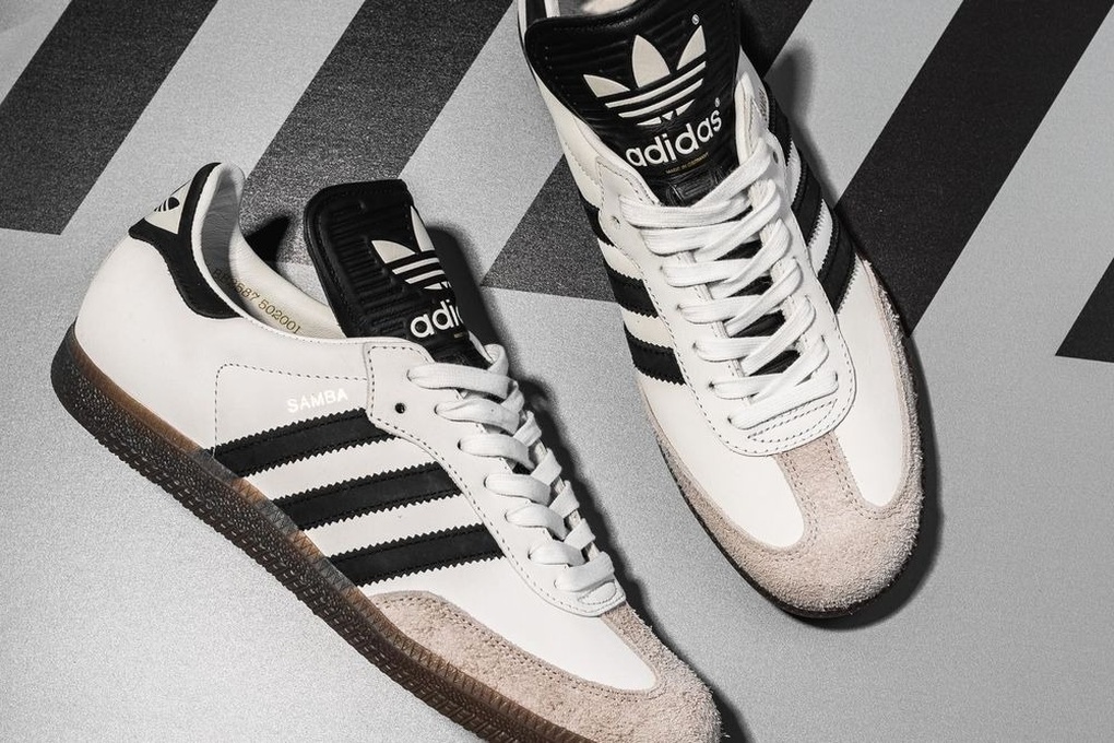4 đôi giày sneakers được săn lùng nhất năm 2023 - 1 4 đôi giày sneakers được săn lùng nhất năm 2023 - 1