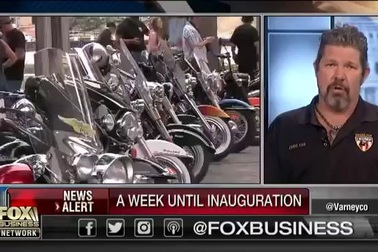 Hơn 5.000 tay đua mô tô phân khối lớn tình nguyện bảo vệ lễ nhậm chức của ông Trump